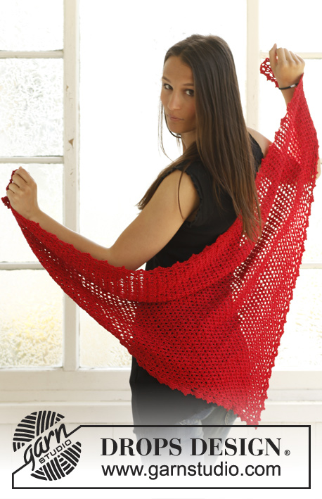Holly's Holiday / DROPS Extra 0-859 - Crochet DROPS shawl  for Christmas in Cotton Viscose and Glitter 