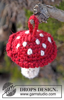 Fairy Garden / DROPS Extra 0-862 - Crochet DROPS Christmas mushroom in Nepal.