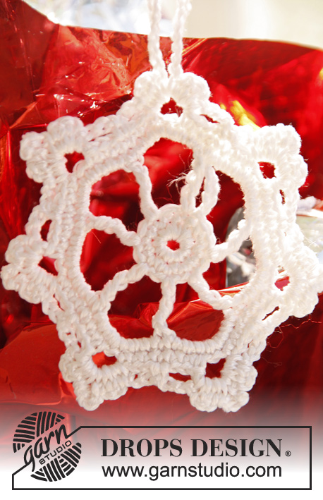 Christmas Pinwheel / DROPS Extra 0-867 - Hæklet DROPS stjerne til jul i ”Cotton Viscose”