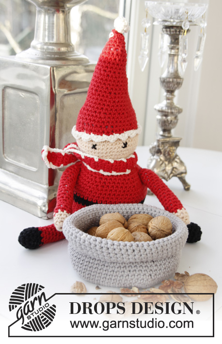 A Christmas Carol / DROPS Extra 0-868 - Crochet DROPS Santa in Paris. 
