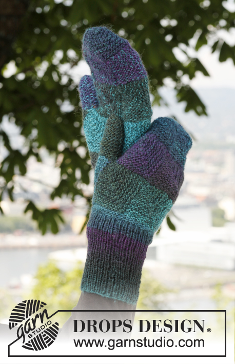 DROPS Extra 0-881 - Knitted DROPS mittens with domino pattern in Delight.  