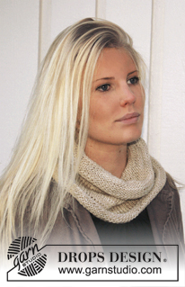 DROPS Extra 0-907 - Knitted DROPS neck warmer with rolled edges in ”DROPS Loves You III” or ”Nepal”.