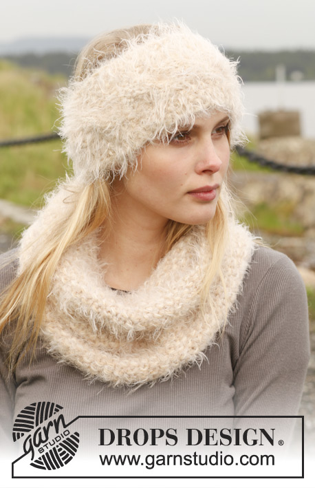 DROPS Extra 0-954 - Knitted DROPS head band and neck warmer in moss st with cable in ”Symphony”. 