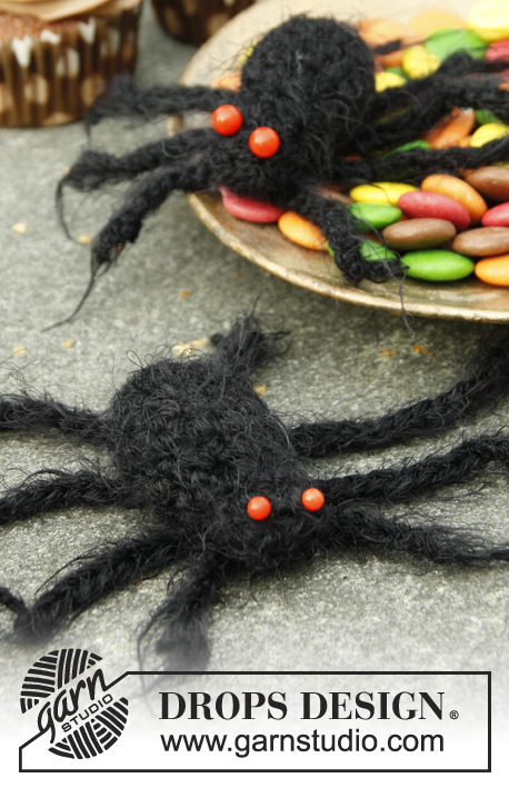 Aragog / DROPS Extra 0-967 - DROPS Halloween: Crochet spider in ”Symphony” or Alpaca Boucle.