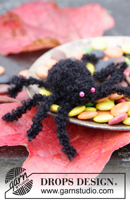 Aragog / DROPS Extra 0-967 - DROPS Halloween: Crochet spider in ”Symphony” or Alpaca Bouclé