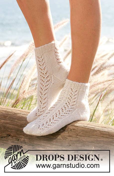 Ingrid's Socks / DROPS 100-18 - DROPS sockor med mönster i ”Alpaca”.
