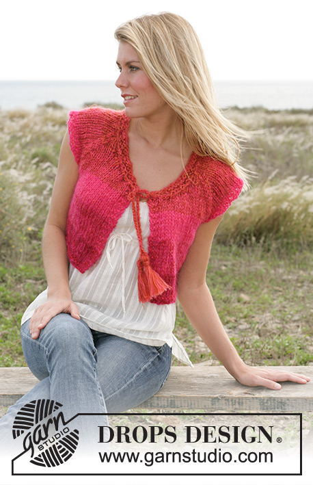 DROPS 100-28 - DROPS short top with stripes and raglan sleeve in “Vivaldi” and “Alpaca”.
