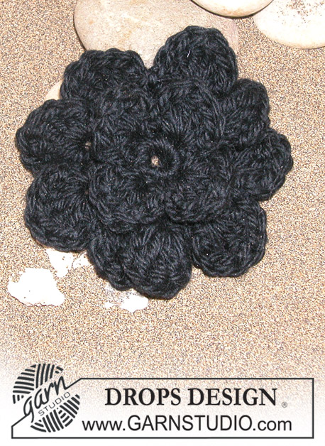 DROPS 101-33 - DROPS crochet flower 