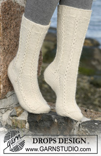 Free patterns - Women's Socks & Slippers / DROPS 102-15