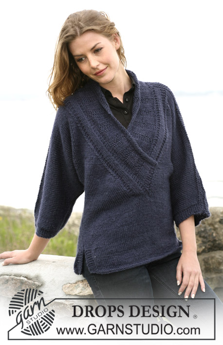 DROPS 102-30 - Sweter na drutach, z dekoltem w kształcie litery V, z włóczki DROPS Silke-Alpaca