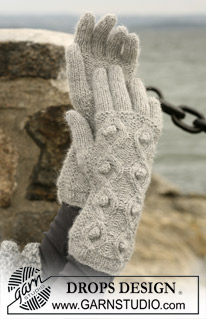 DROPS 102-39 - DROPS gloves in 2 threads of ”Alpaca” with cable and bobble pattern. 
