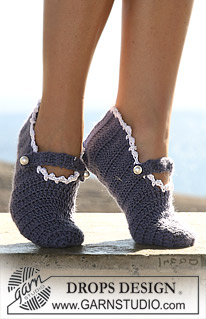 DROPS 105-37 - DROPS crochet slippers in double thread “Alpaca”.