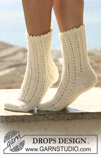 Free patterns - Women's Socks & Slippers / DROPS 106-32