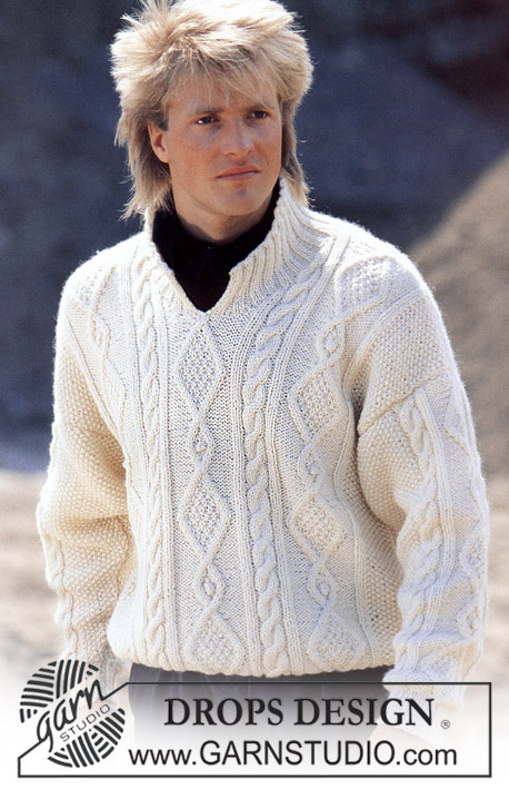 DROPS 11-11 - Sweter Aran na drutach, z pęknięciem przy dekolcie, z włóczki DROPS Alaska. Wersja damska i męska. Od S do L.