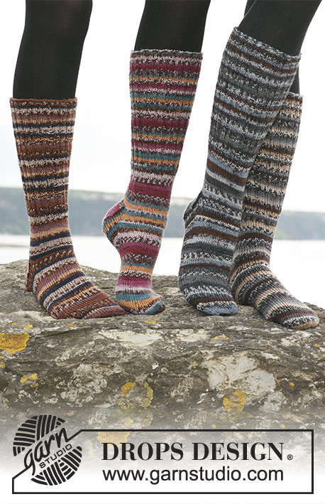 Pippi Jumps / DROPS 110-31 - Long DROPS socks in ”Fabel” with foot in rib or stocking st. 