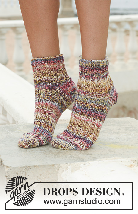Candy and Spice / DROPS 111-30 - Short DROPS socks in 2 threads ”Fabel” with rib on upper foot. 