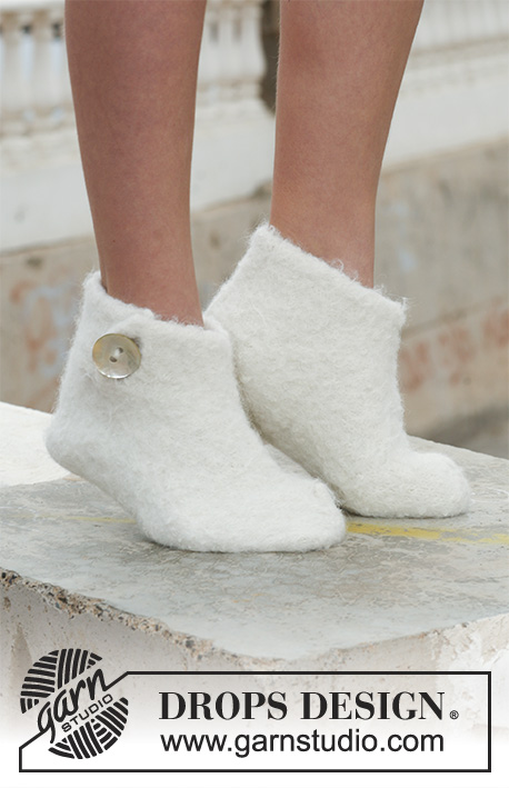 Frau Holle / DROPS 112-43 - Gefilzte DROPS Schuhe in ”Alpaca” mit 2 Fäden gestrickt.