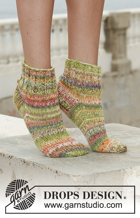 Citrus Wedges / DROPS 113-29 - Short DROPS socks with rib in 2 threads ”Fabel”. 