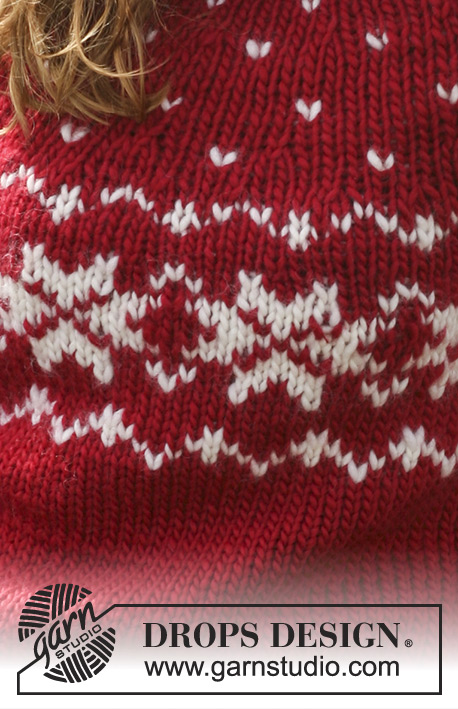 Holly Berries / DROPS 114-28 - Sweter / sweter świąteczny na drutach z włóczki DROPS Snow, z zaokrąglonym karczkiem i żakardem norweskim. Od S do XXXL.
