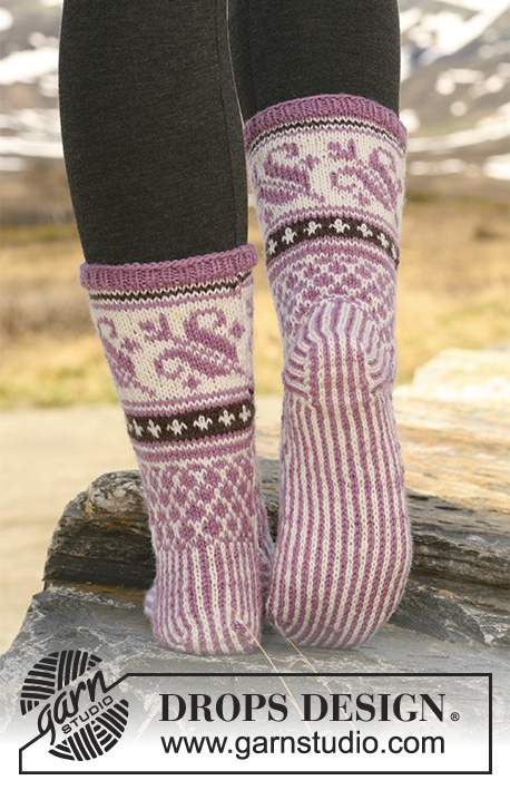Snow Lily / DROPS 116-53 - Strikkede DROPS sokker med mønster i ”Karisma”.