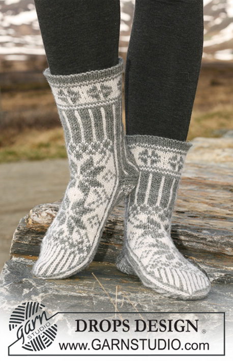 DROPS 116-55 - Knitted DROPS Socks with pattern in ”Karisma”. 