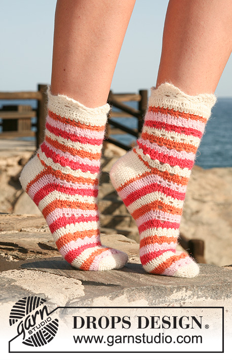 Summer Sorbet Socks / DROPS 120-37 - Crochet DROPS socks in ”Alpaca” with stripes and lace pattern. 