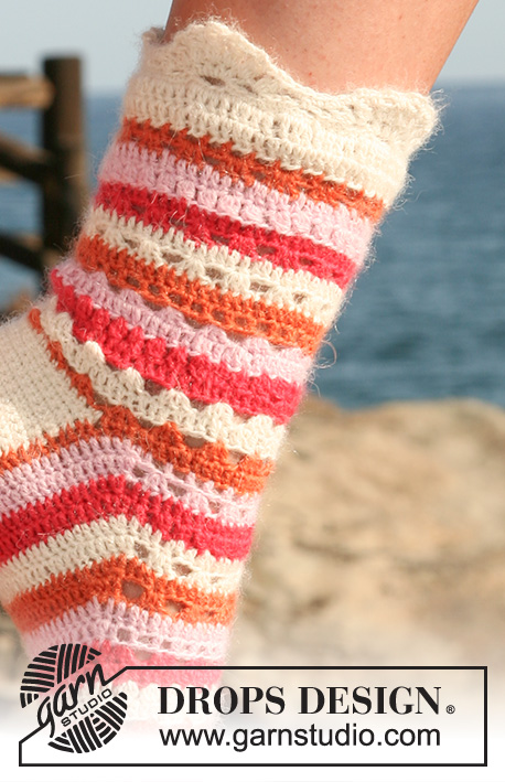 Summer Sorbet Socks / DROPS 120-37 - Crochet DROPS socks in ”Alpaca” with stripes and lace pattern. Size 35 to 43. 