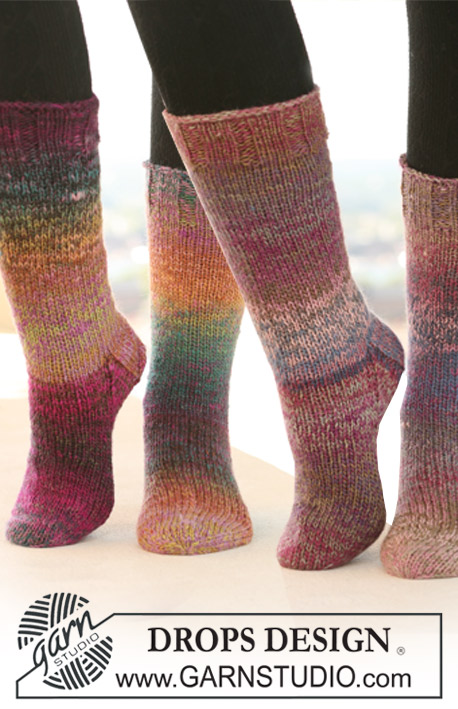Autumn Steps / DROPS 122-23 - DROPS Socks in stocking st with rib in 2 strands ”Delight”.