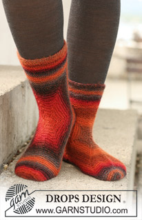 Free patterns - Women's Socks & Slippers / DROPS 122-28