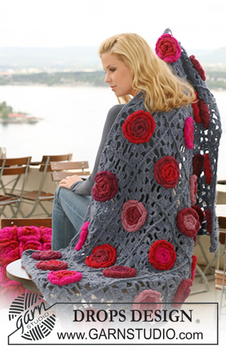 Field of Roses / DROPS 124-5 - Crochet DROPS blanket with flowers in ”Snow”. 