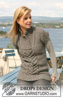 Fishtail / DROPS 125-24 - Knitted DROPS jumper with short or long sleeves with cables and moss st in ”Nepal”. Size S - XXXL.