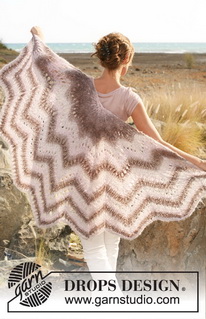 Scheherazade / DROPS 130-1 - Knitted DROPS shawl with lace and zigzag pattern in “Verdi”. 