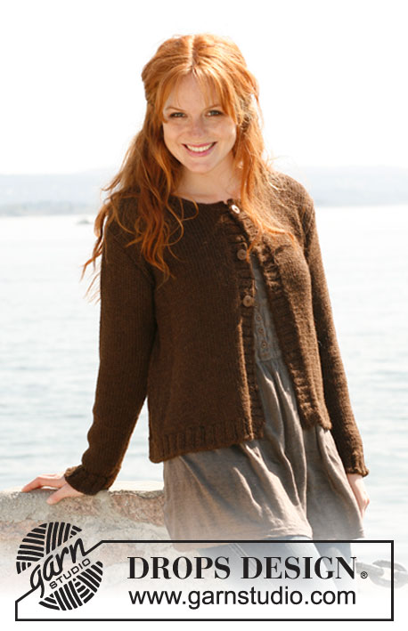 Fudge / DROPS 133-13 - Knitted simple DROPS jacket in 2 strands Alpaca. 
Size: S to XXXL
