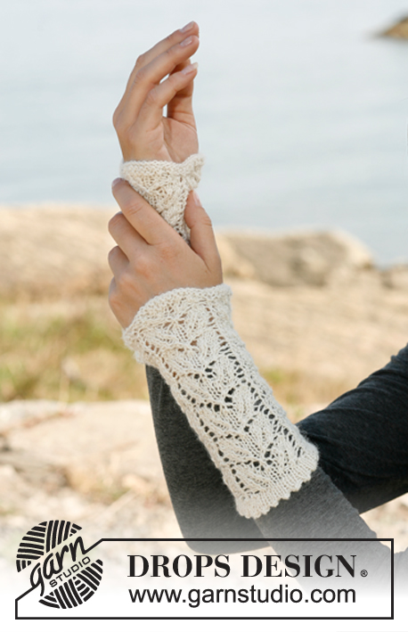 Trailing Leaves / DROPS 133-30 - Knitted DROPS scarf and wrist warmers with lace pattern in ”BabyAlpaca Silk”.   