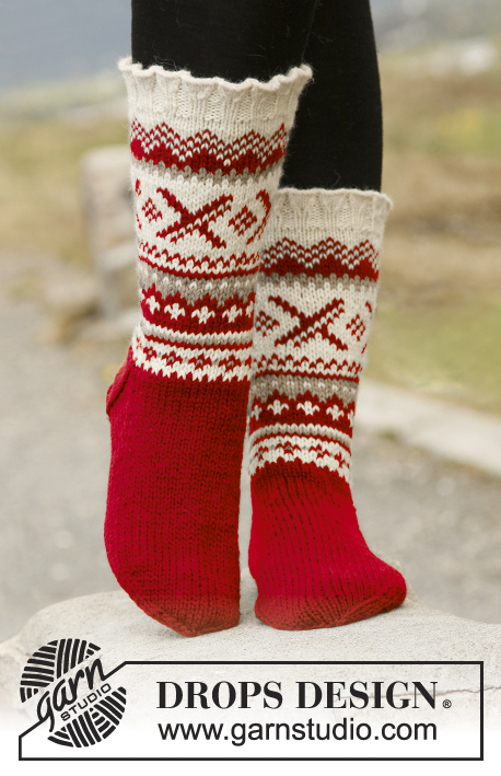 Denver / DROPS 135-44 - Knitted socks for men with Nordic pattern and flounce, in DROPS Karisma.