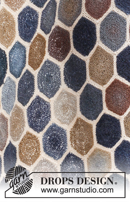Mosaic Fantasy / DROPS 136-32 - Retstrikket DROPS tæppe med sekskanter i “Delight” og “BabyAlpaca Silk”