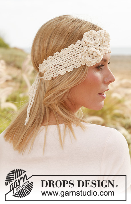 Summer Rose / DROPS 137-30 - Banda para la cabeza DROPS, en ganchillo / crochet, con flores en “Safran”.