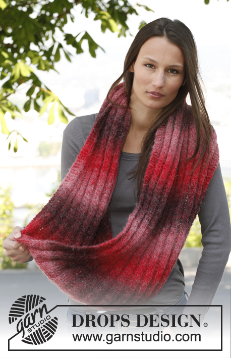 Natascha / DROPS 140-5 - Knitted DROPS neck warmer with rib in ”Verdi”.