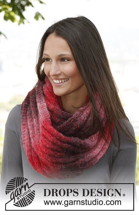 Natascha / DROPS 140-5 - Knitted DROPS neck warmer with rib in ”Verdi”.