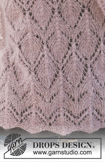 Fiona / DROPS 141-11 - Knitted DROPS shawl with lace pattern in ”Vivaldi”.