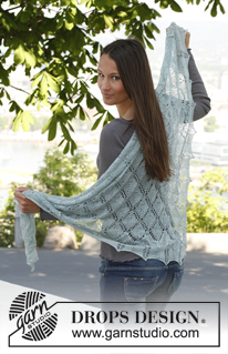Winter Breeze / DROPS 141-39 - Knitted DROPS shawl in Lace.