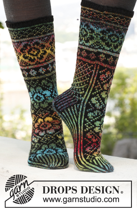 Irish Dream / DROPS 143-33 - Knitted DROPS socks with pattern in Fabel. Size 35 - 43.