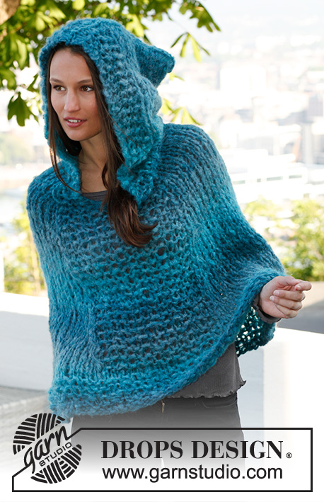 Saint Tropez / DROPS 143-37 - Knitted DROPS poncho with hood in 2 strands Verdi. Size: S - XXXL.