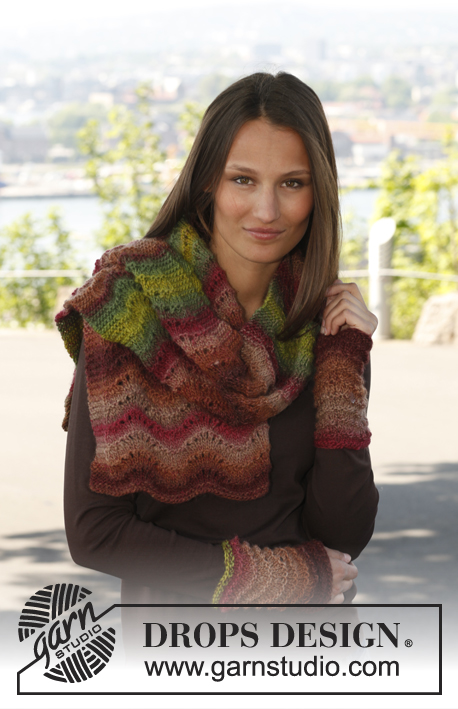 Autumn dream / DROPS 143-6 - Knitted DROPS scarf and wrist warmers in wave pattern in ”Big Delight ”.