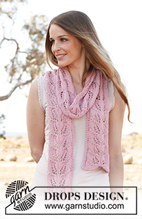 Honey rose / DROPS 146-27 - Knitted DROPS scarf with lace pattern in ”Big Merino”.