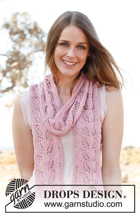 Honey rose / DROPS 146-27 - Knitted DROPS scarf with lace pattern in ”Big Merino”.