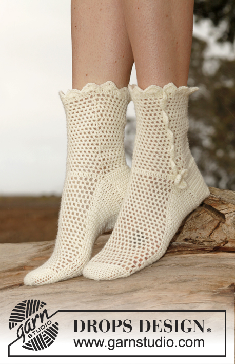 Lisbeth / DROPS 146-39 - Heklede DROPS sokker i ”Fabel”. Str 35 til 43