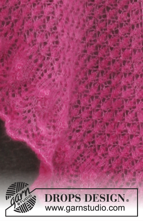 Madeleine / DROPS 151-18 - Knitted DROPS shawl with lace pattern in ”Kid-Silk”. 