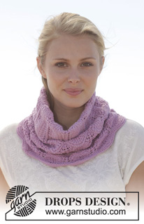 Always Lovely / DROPS 155-30 - Knitted DROPS neck warmer with lace pattern in ”Cotton Merino”.