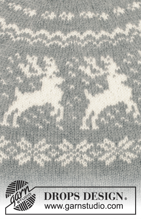 Silver Stag / DROPS 157-23 - Vánoční svetr / pulovr s kruhovým sedlem a vyplétanými soby, pletený shora dolů z příze DROPS Karisma. Velikost: S-XXXL.